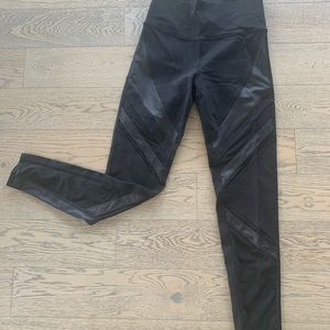 Alo leggings size Large